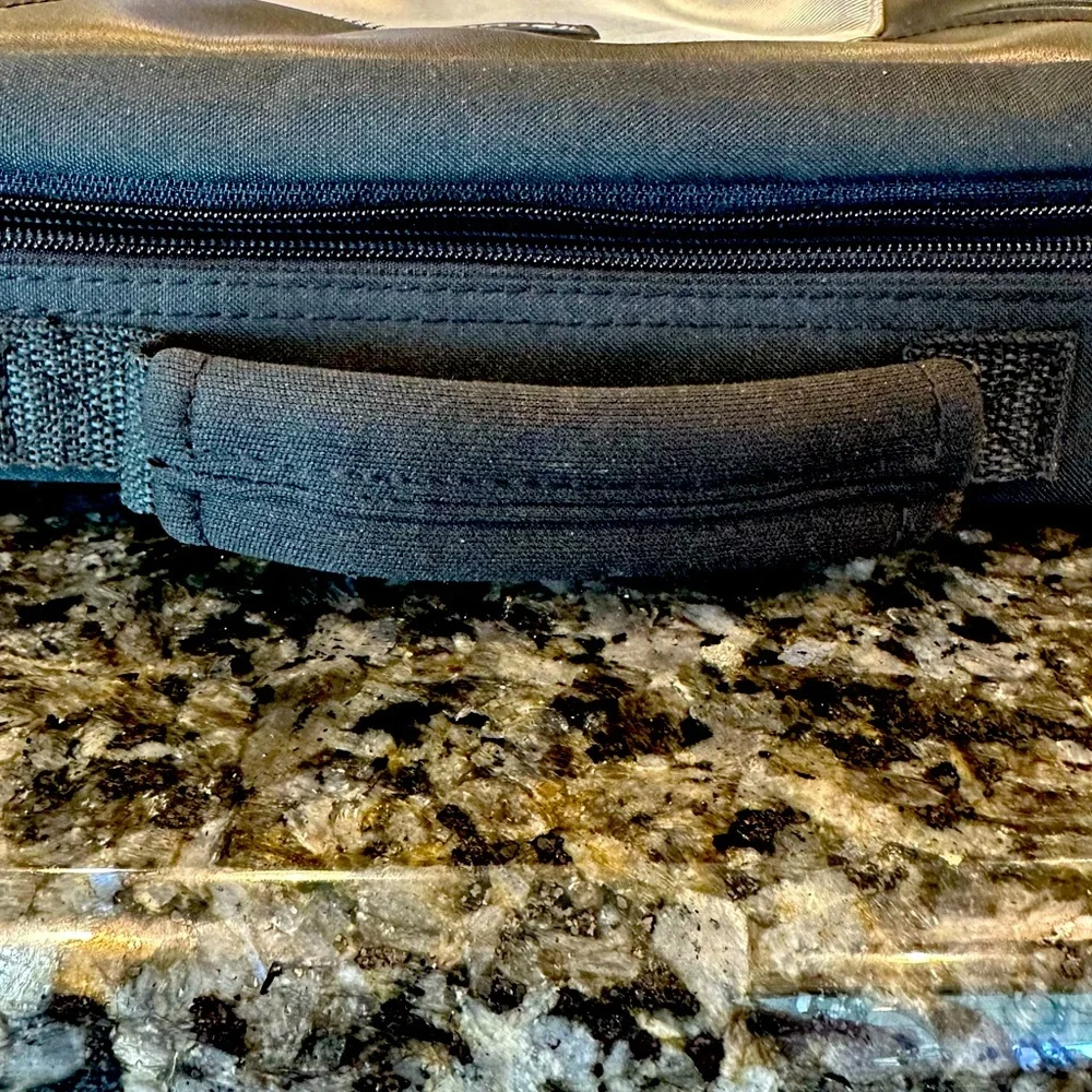 Targus black tablet laptop case